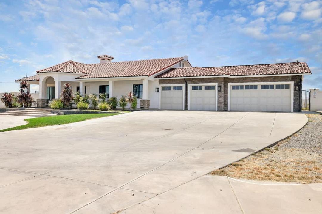 Photo of Others in Tracy