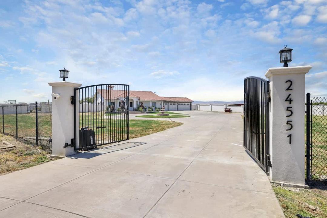 Photo of Others in Tracy