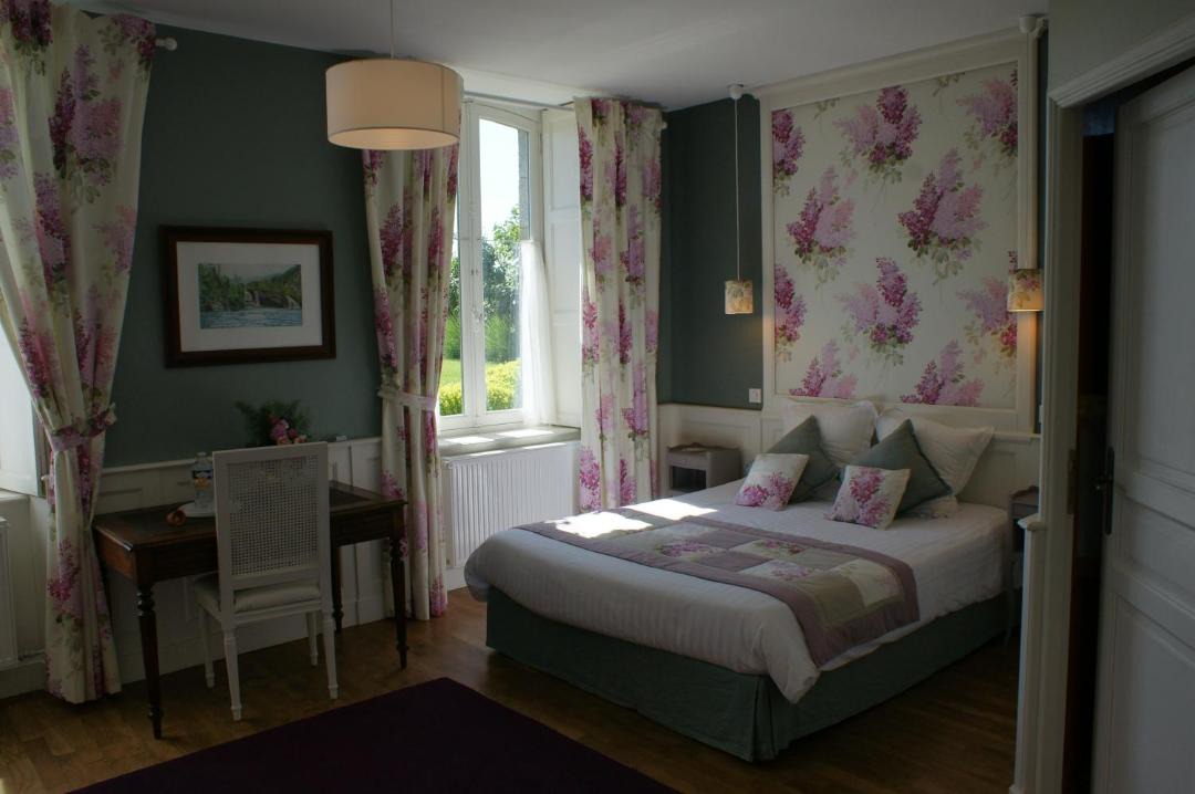 Photo of Bedroom in Pontorson