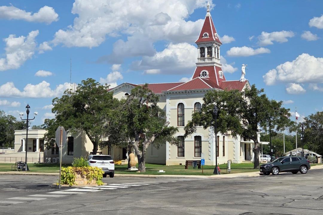 Photo of Buildings in Floresville