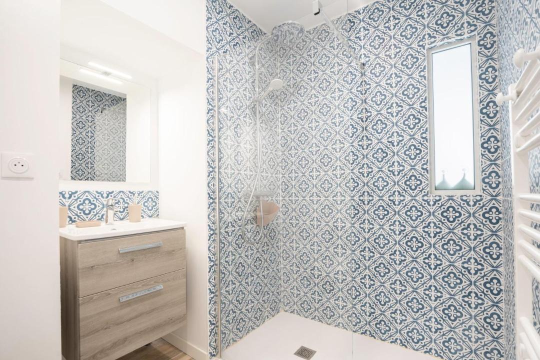 Photo of Bathroom in Angles