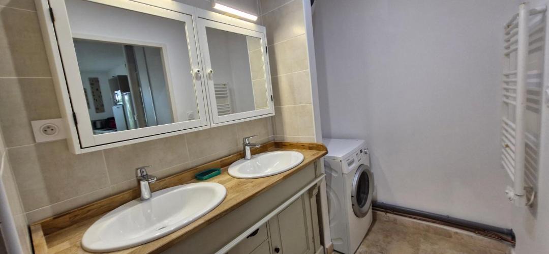 Photo of Bathroom in Lezignan-la-Cebe