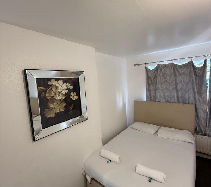 Photo of Bedroom in Horley