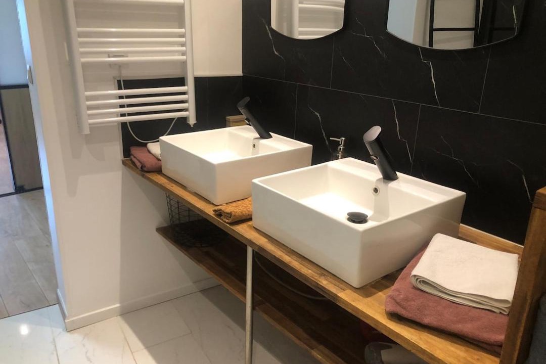Photo of Bathroom in Quartier Saint-Clement - Jardin des Plantes
