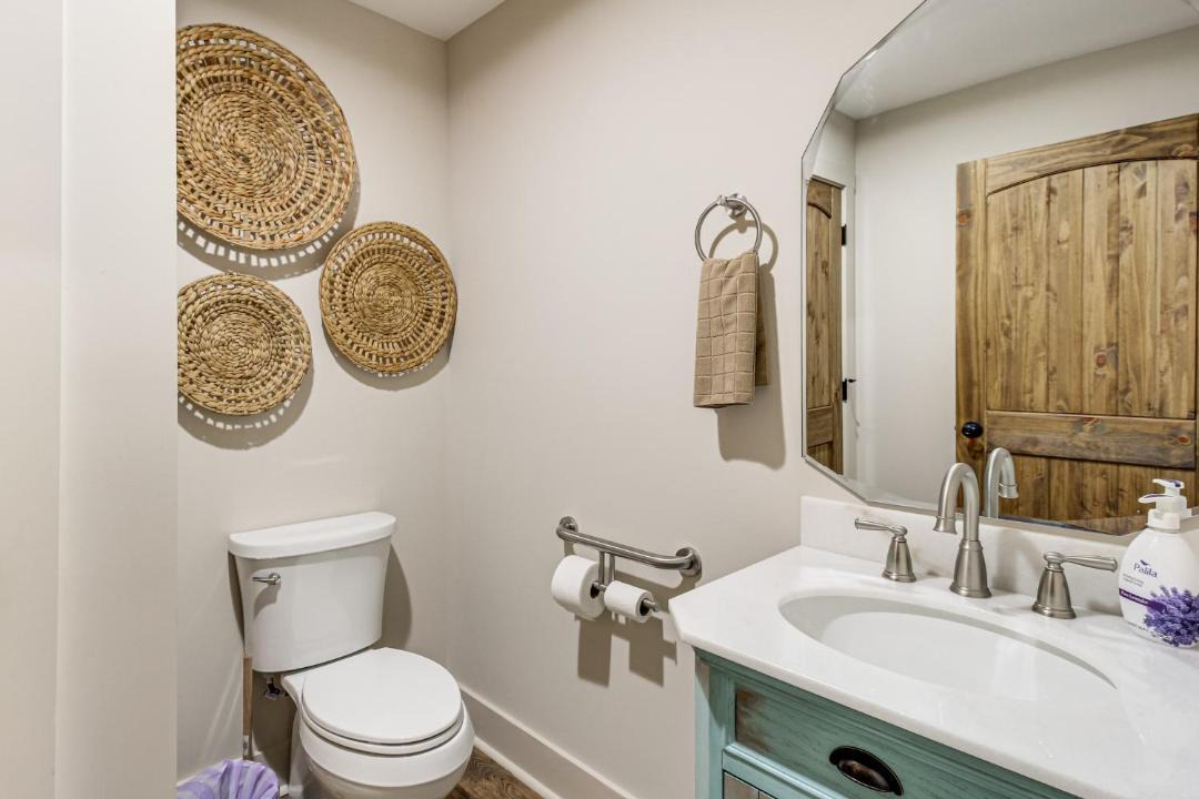 Photo of Bathroom in Groveoak