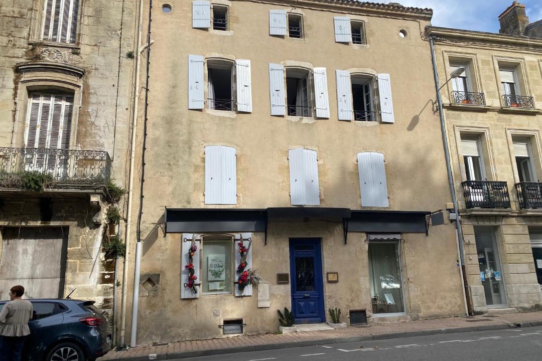 Photo of Buildings in Blaye