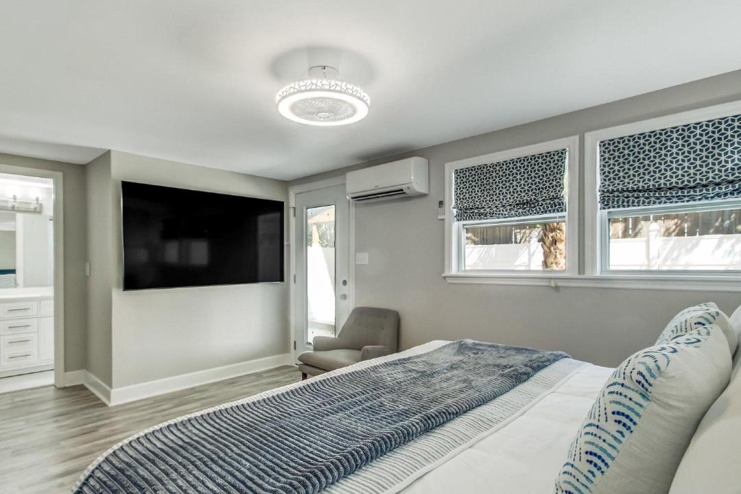 Photo of Bedroom in Savannah Beach