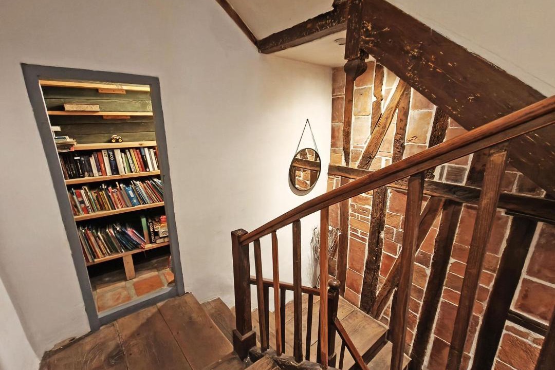 Photo of Others in Alan