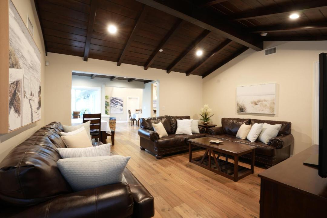 Photo of Livingroom in Hermosa Village