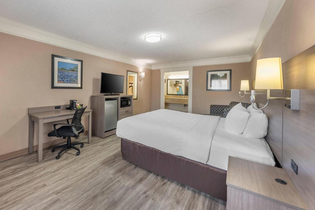 Photo of Bedroom in Marble Falls