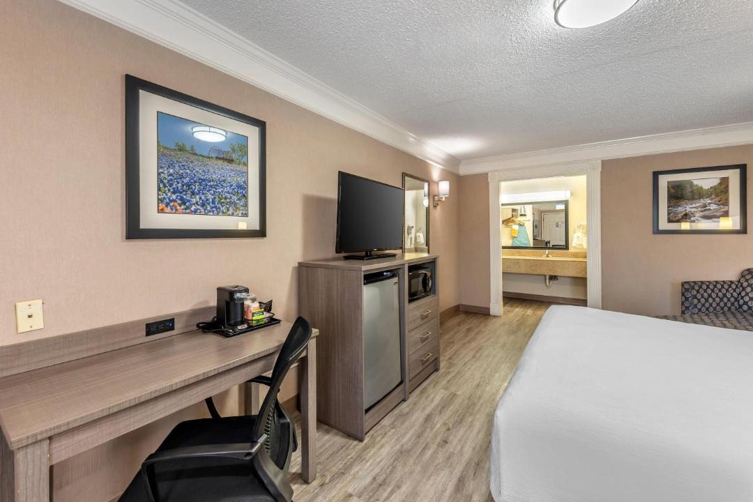 Photo of Bedroom in Marble Falls