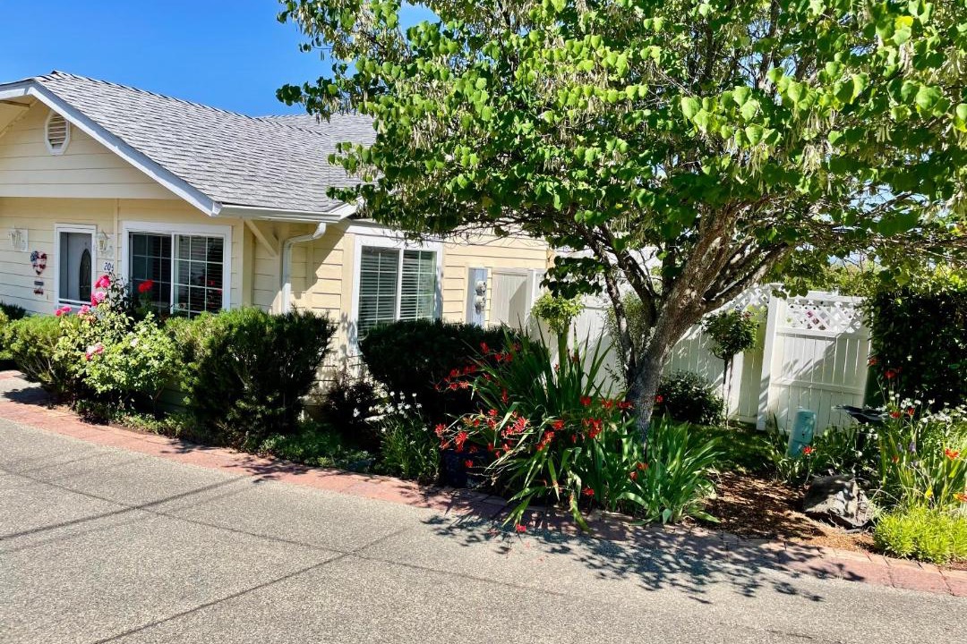 Photo of Others in Grants Pass