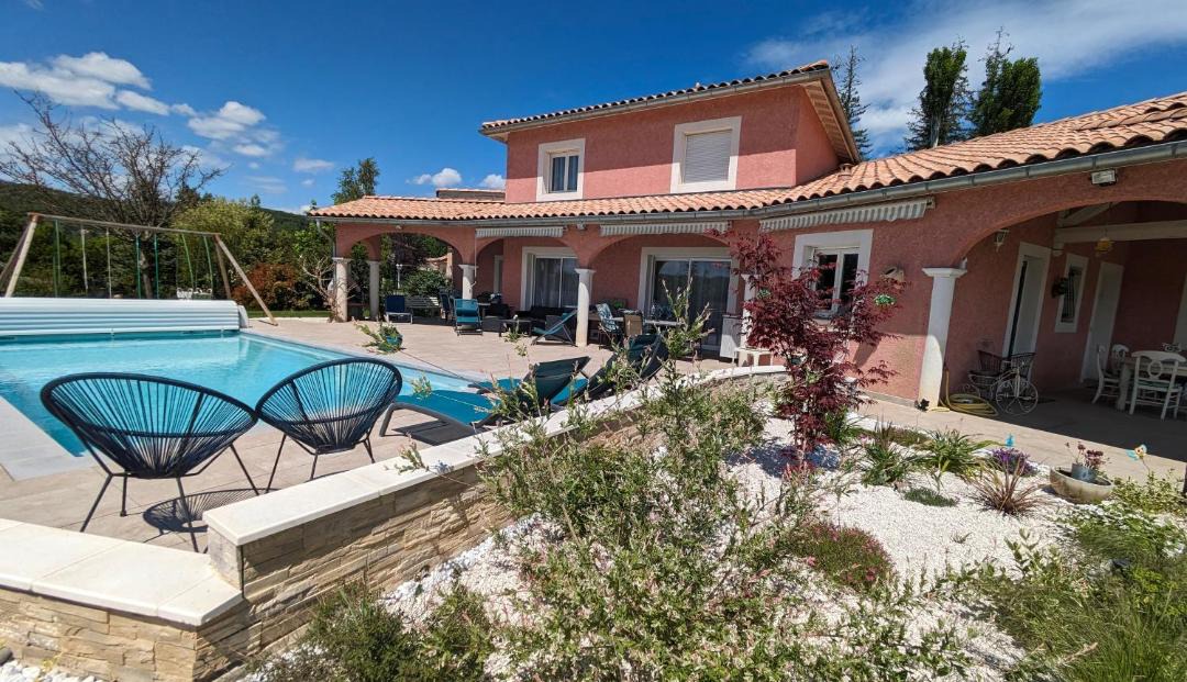 Photo of Others in Gap