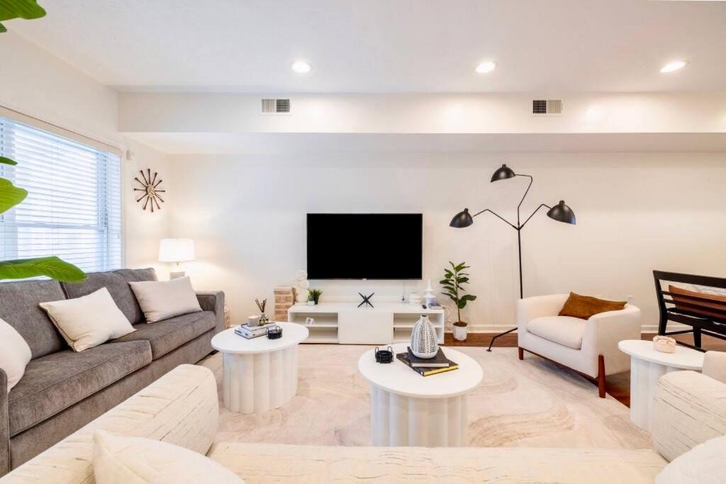Photo of Livingroom in Tremont