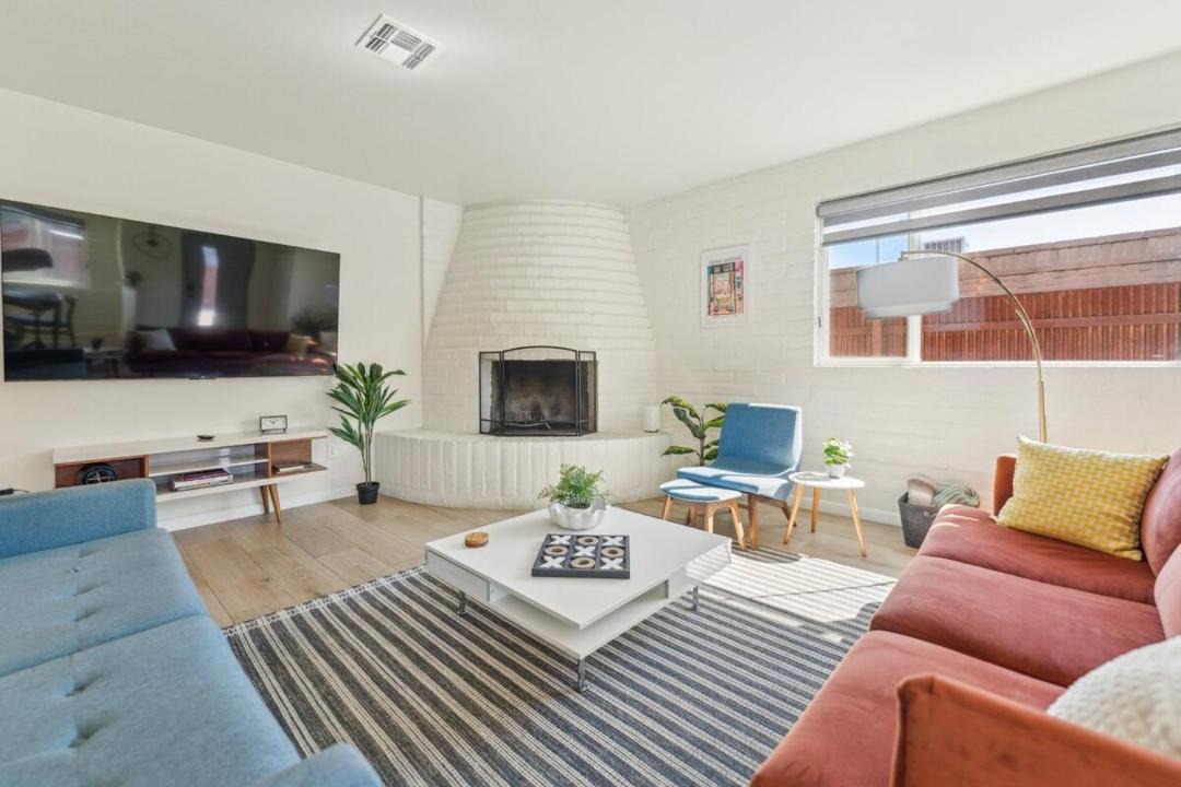 Photo of Livingroom in Mitman