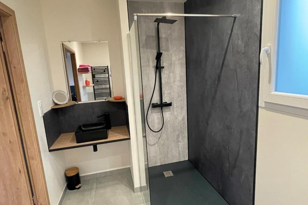 Photo of Bathroom in Taintrux