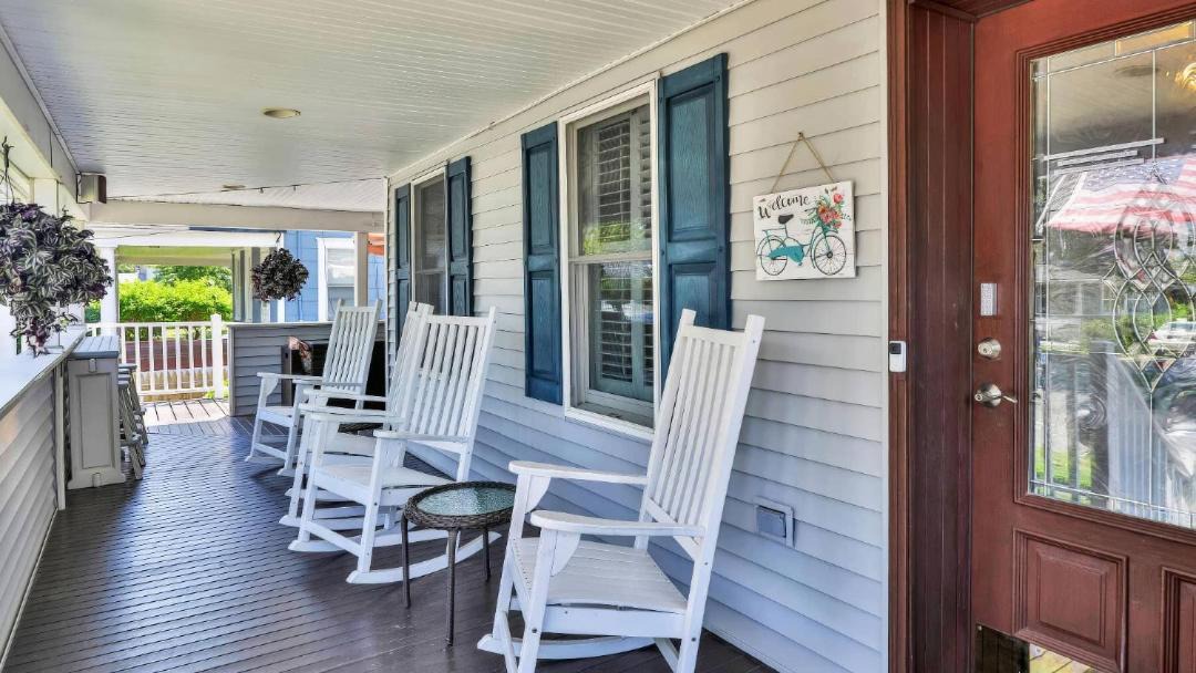 Photo of Others in Wall