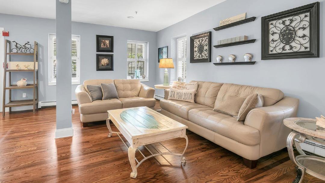 Photo of Others in Wall