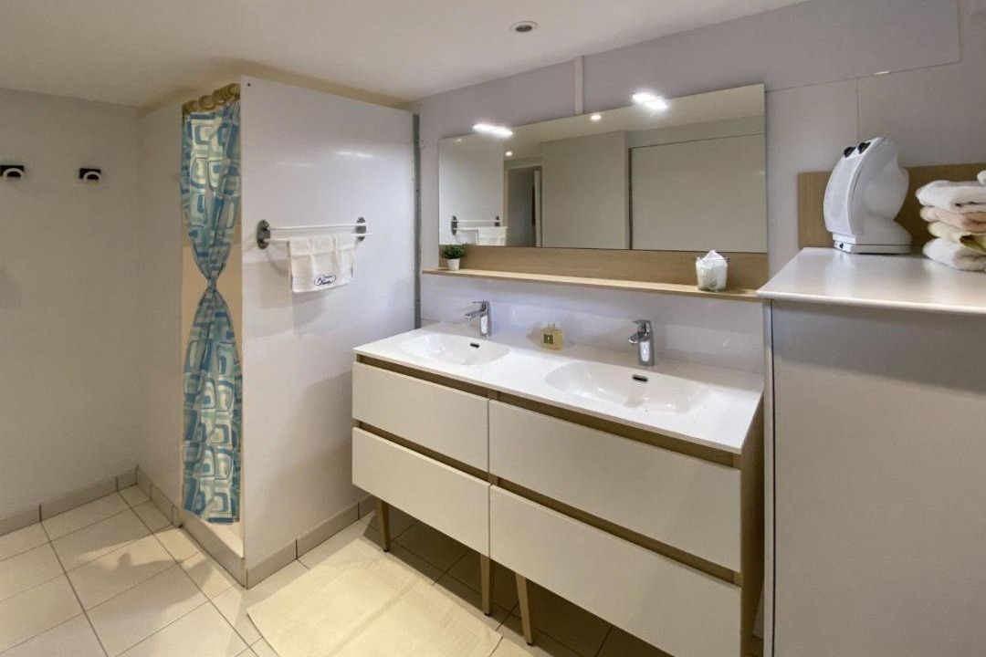 Photo of Bathroom in Nuits-Saint-Georges