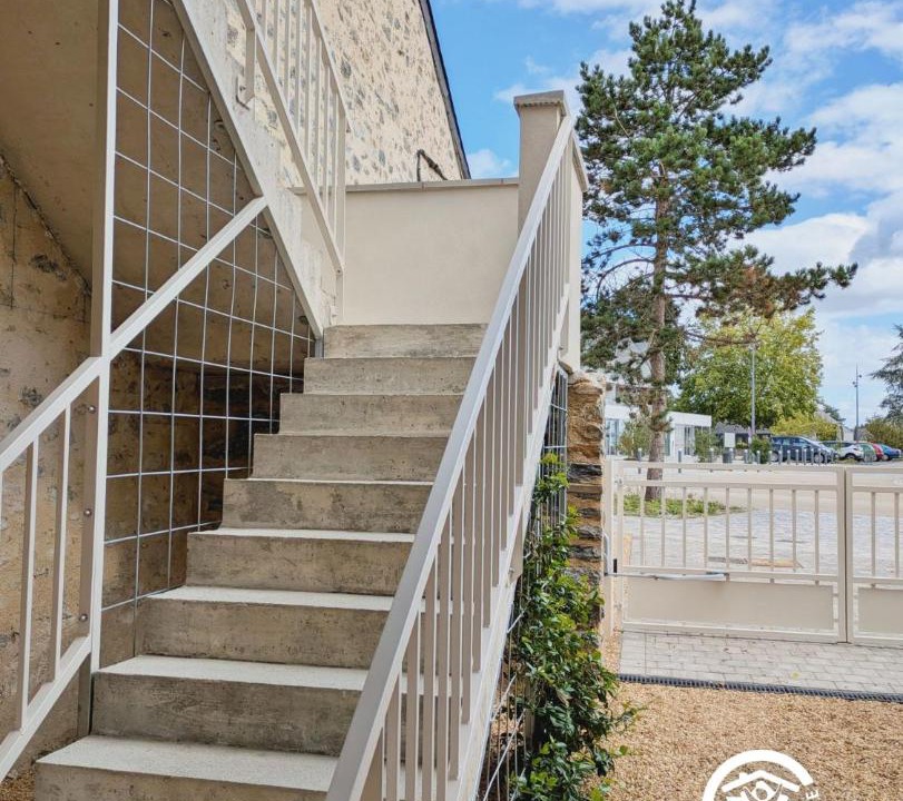 Photo of Patio Balcony in Louverne