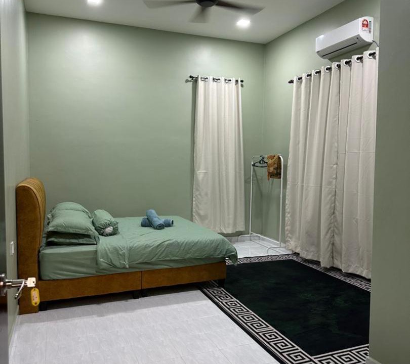 Photo of Bedroom in Kampung Padang Midin