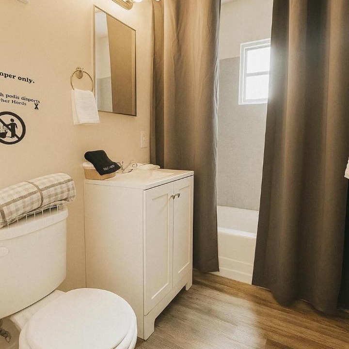 Photo of Bathroom in Oleander - Sunset