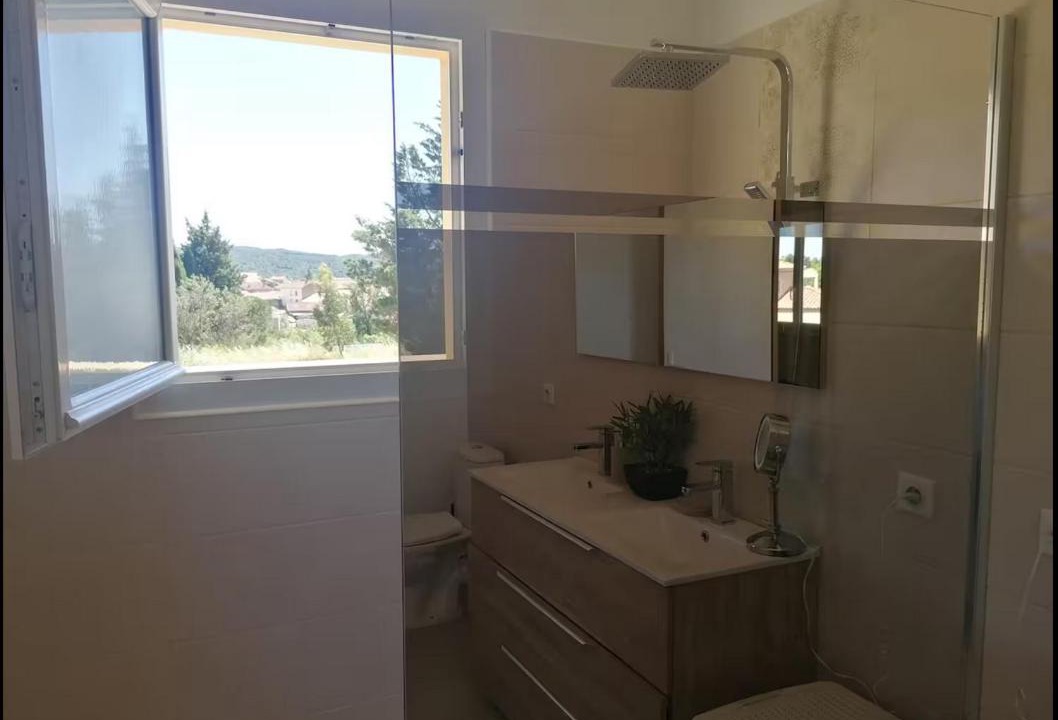 Photo of Bathroom in Saint-Andre-de-Roquelongue