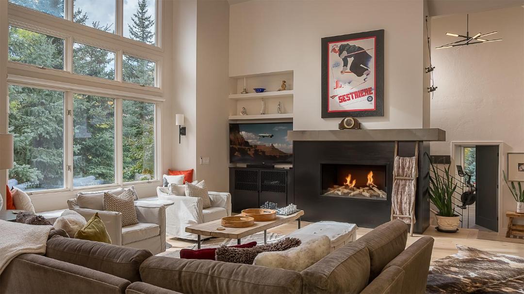 Photo of Livingroom in Highland Meadows