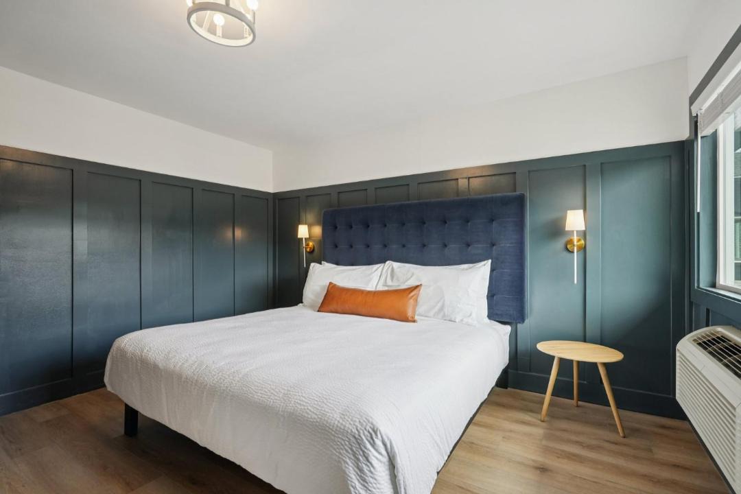 Photo of Bedroom in Lakeville