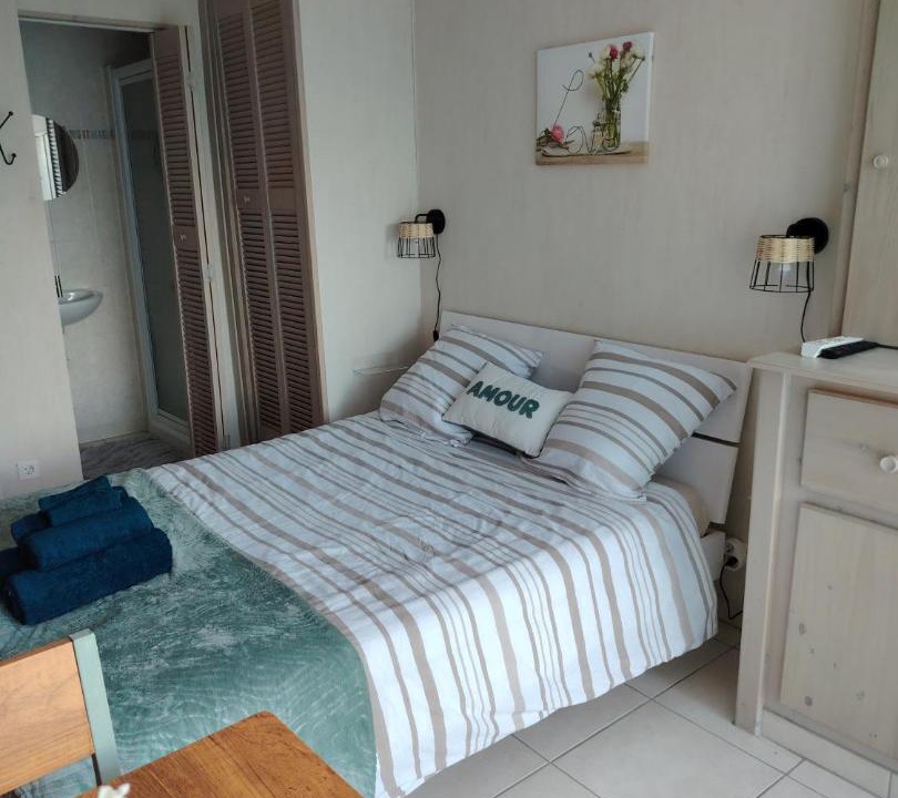 Photo of Bedroom in Saint-Maixent-l'Ecole