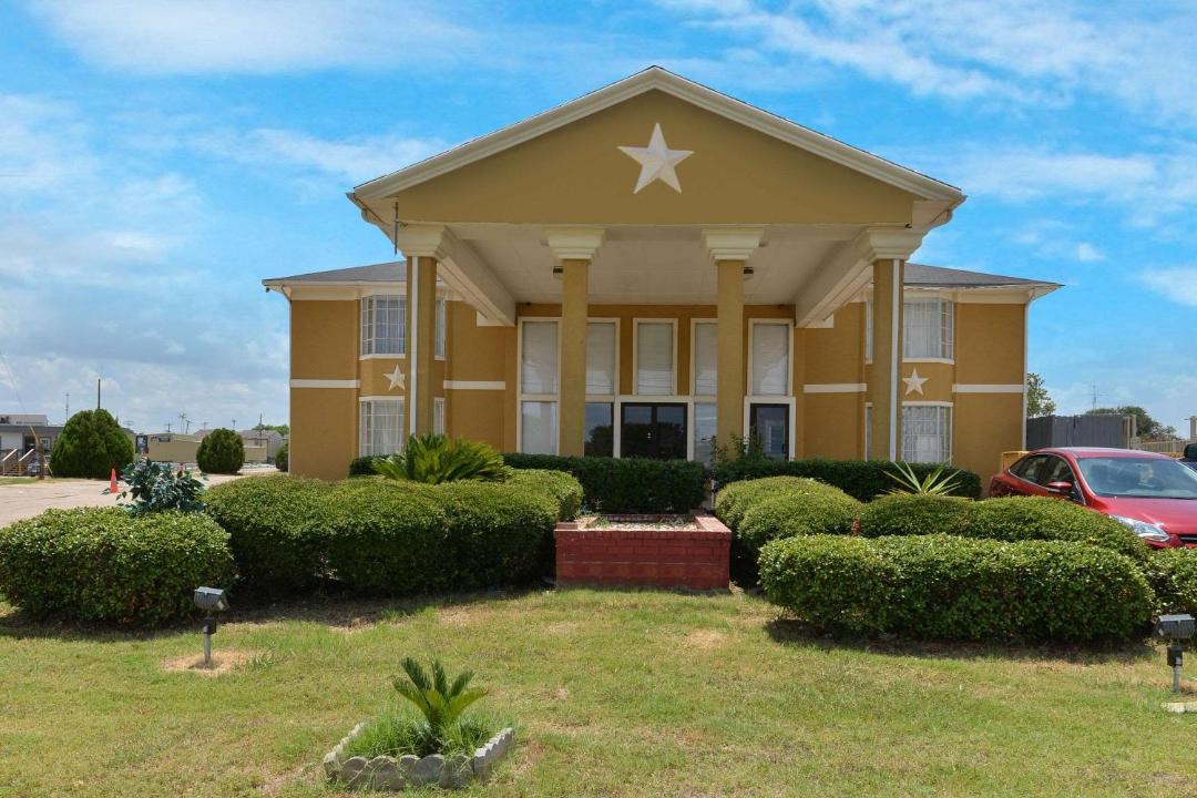 Photo of Others in Gonzales