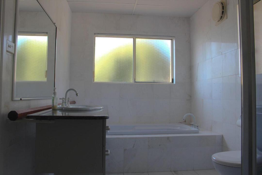 Photo of Bathroom in Black Head