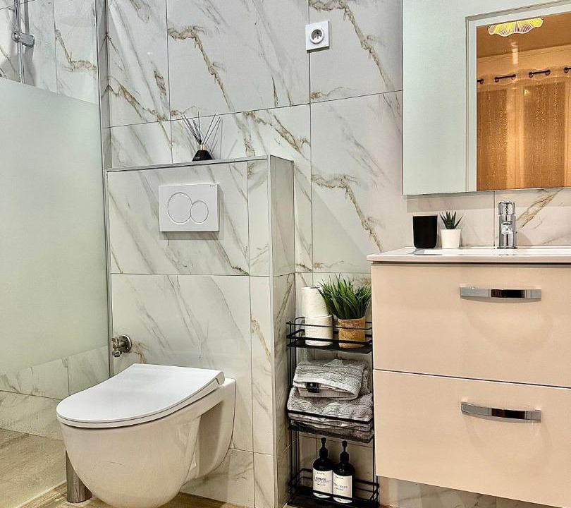 Photo of Others in Loos