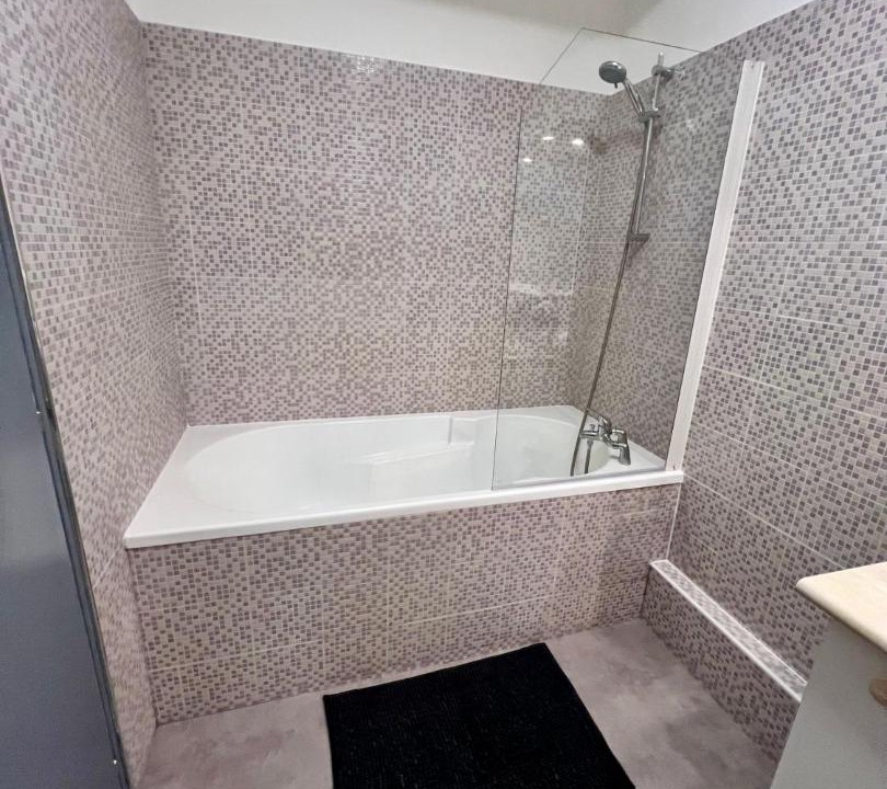 Photo of Bathroom in Commercy