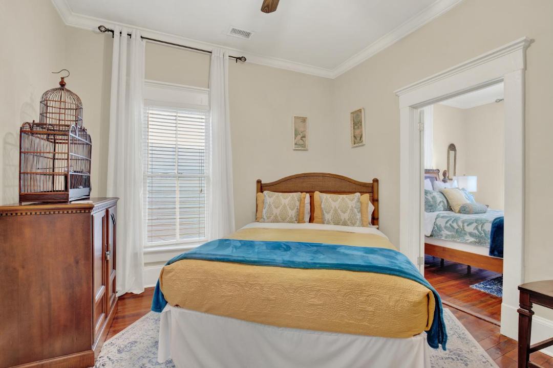 Photo of Bedroom in Metropolitan