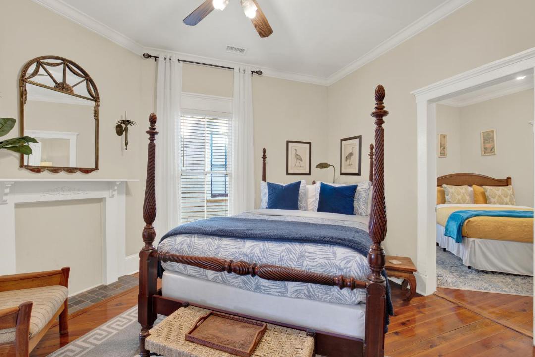 Photo of Bedroom in Metropolitan
