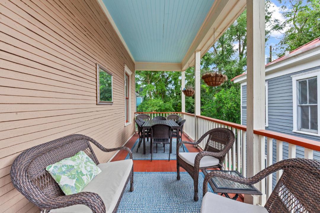 Photo of Patio Balcony in Metropolitan