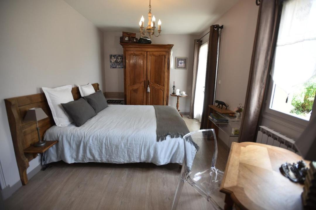 Photo of Bedroom in Sainte-Savine