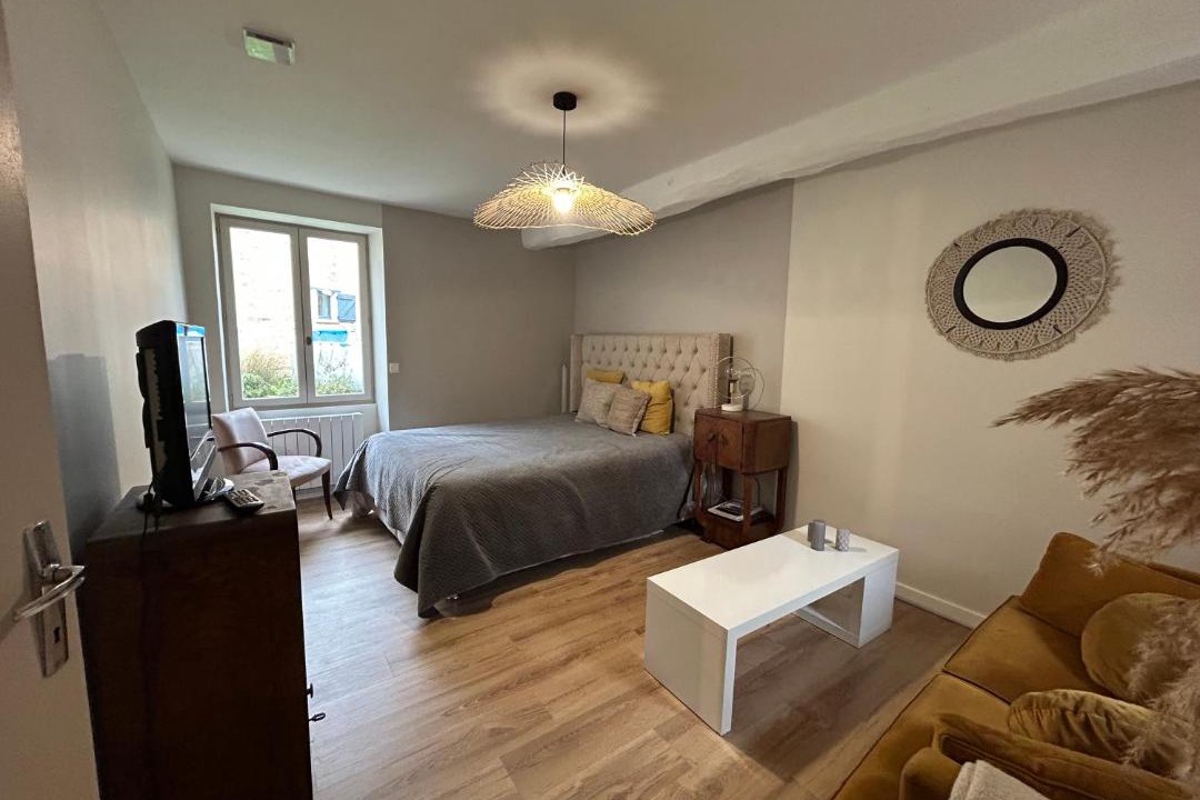 Photo of Others in Venouse