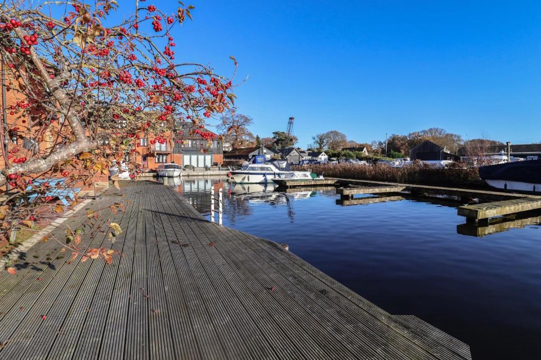 Photo of Others in Horning