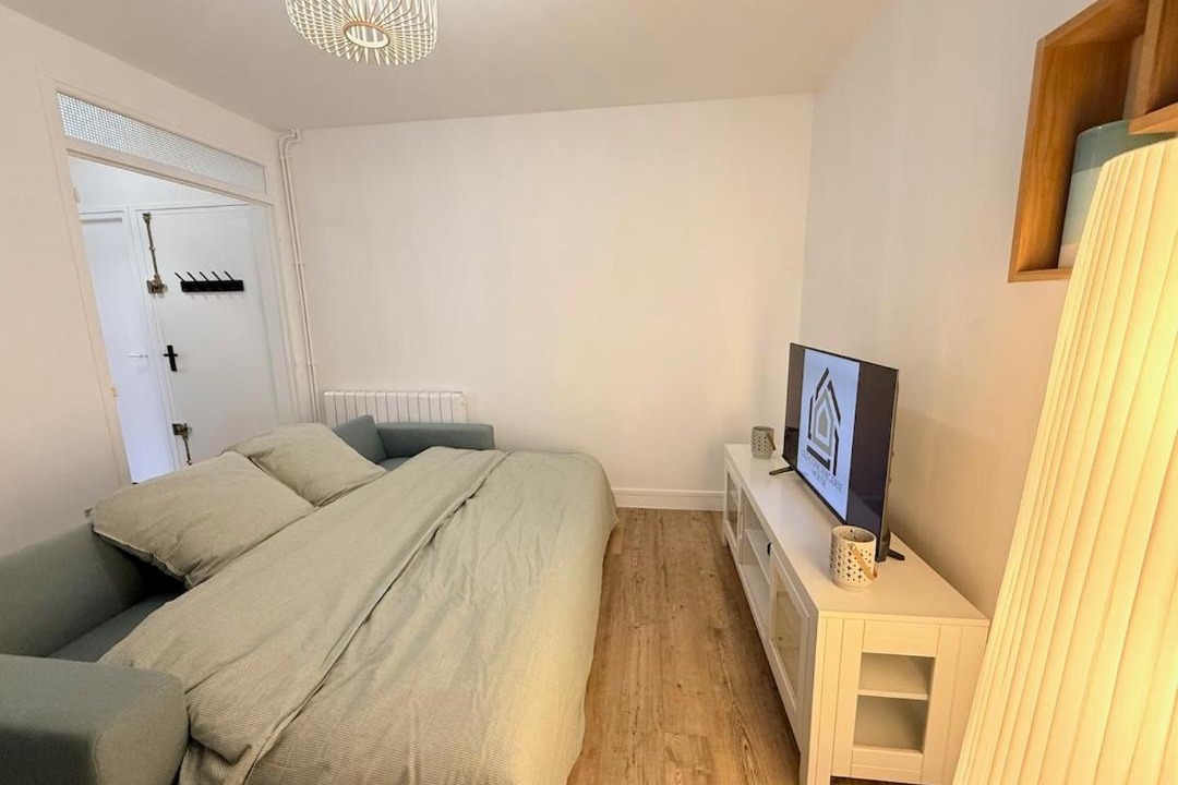 Photo of Bedroom in Mantes-la-Jolie