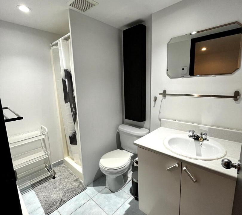 Photo of Bathroom in Longueuil