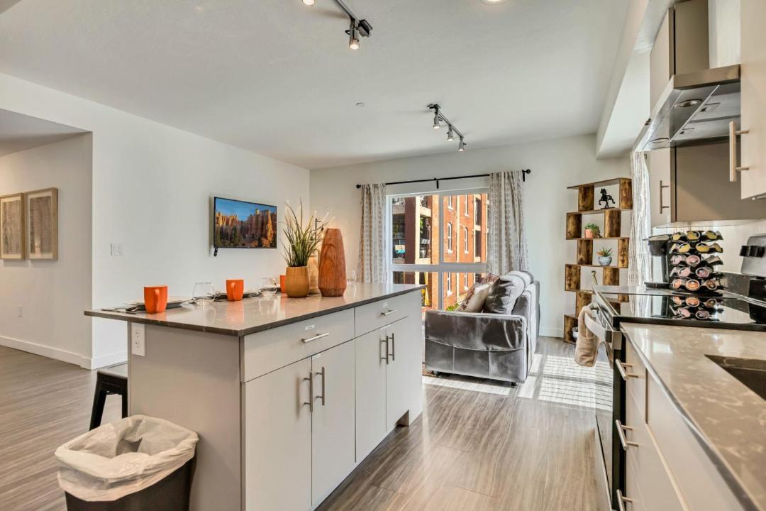 Photo of Kitchen in People's Freeway
