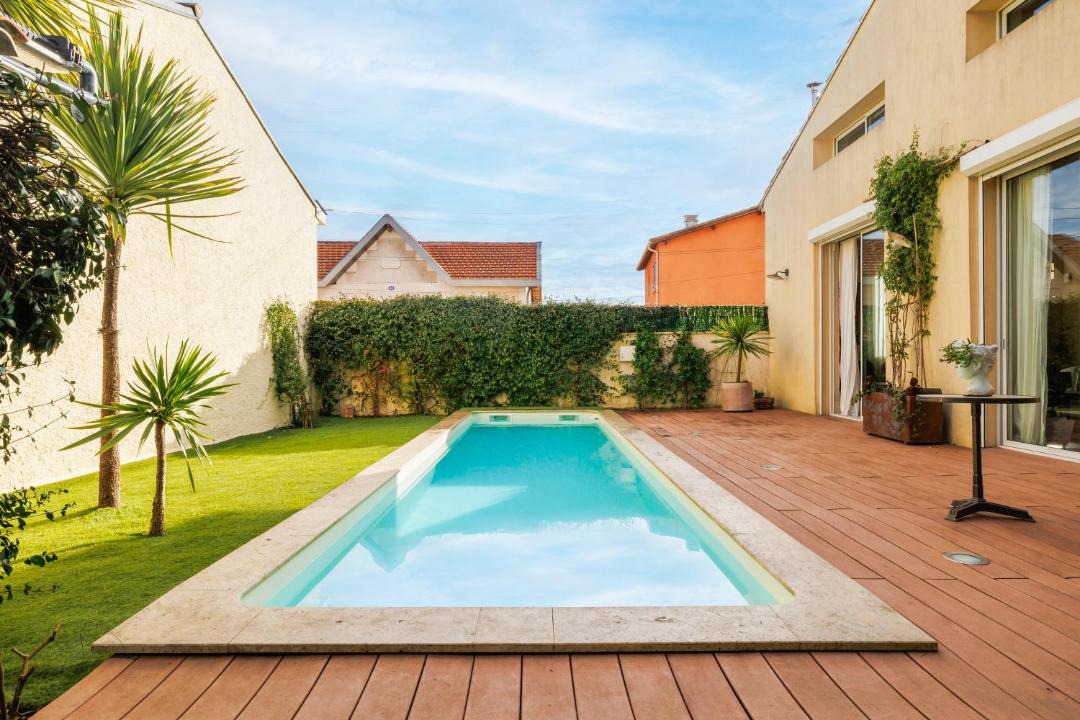 Photo of Others in Begles