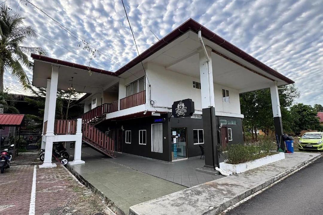 Photo of Others in Parit Raja