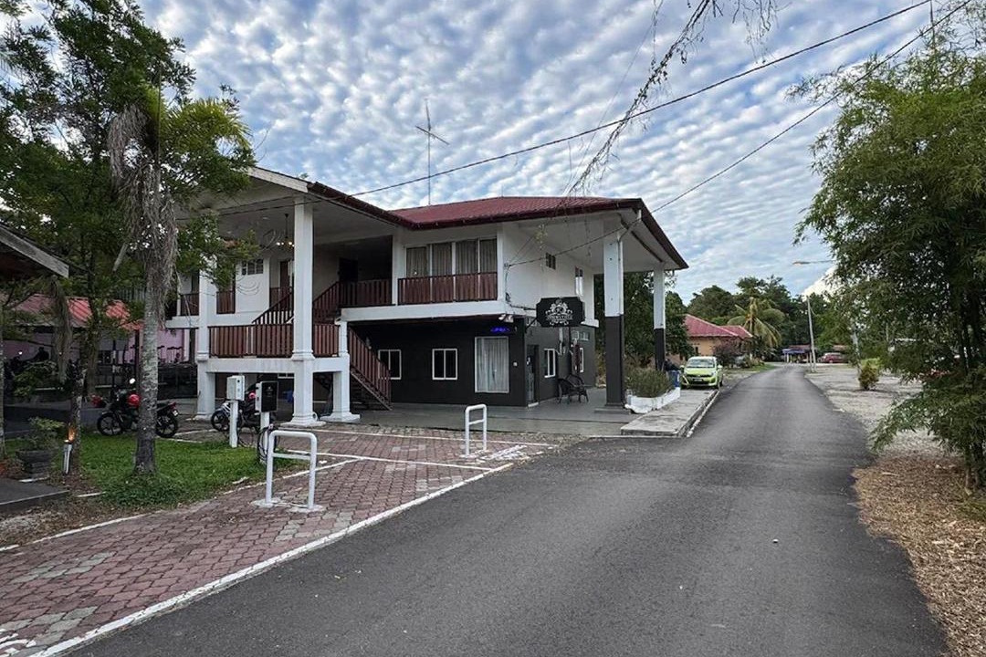 Photo of Others in Parit Raja