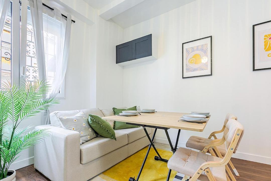 Photo of Others in Parapluies