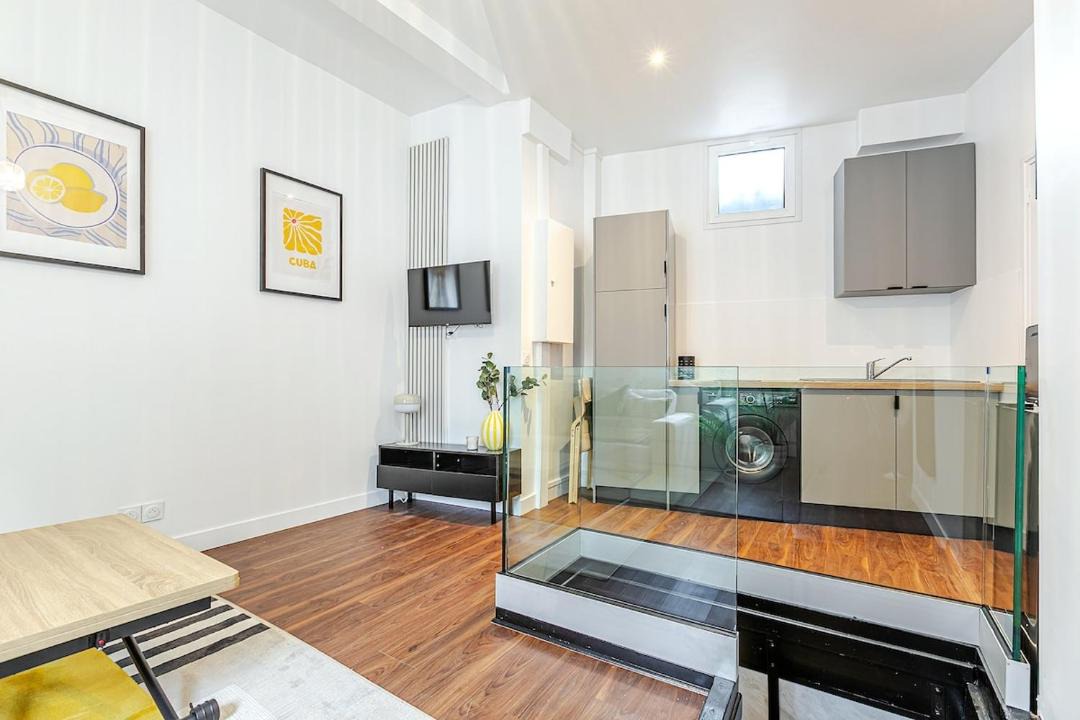 Photo of Others in Parapluies