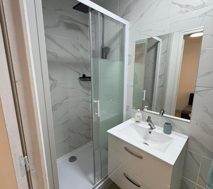 Photo of Bathroom in Saint-Florentin