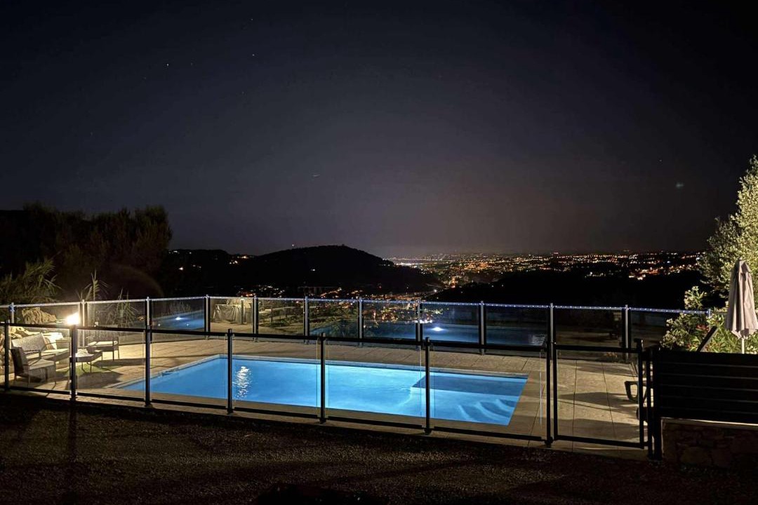 Photo of Others in Drap